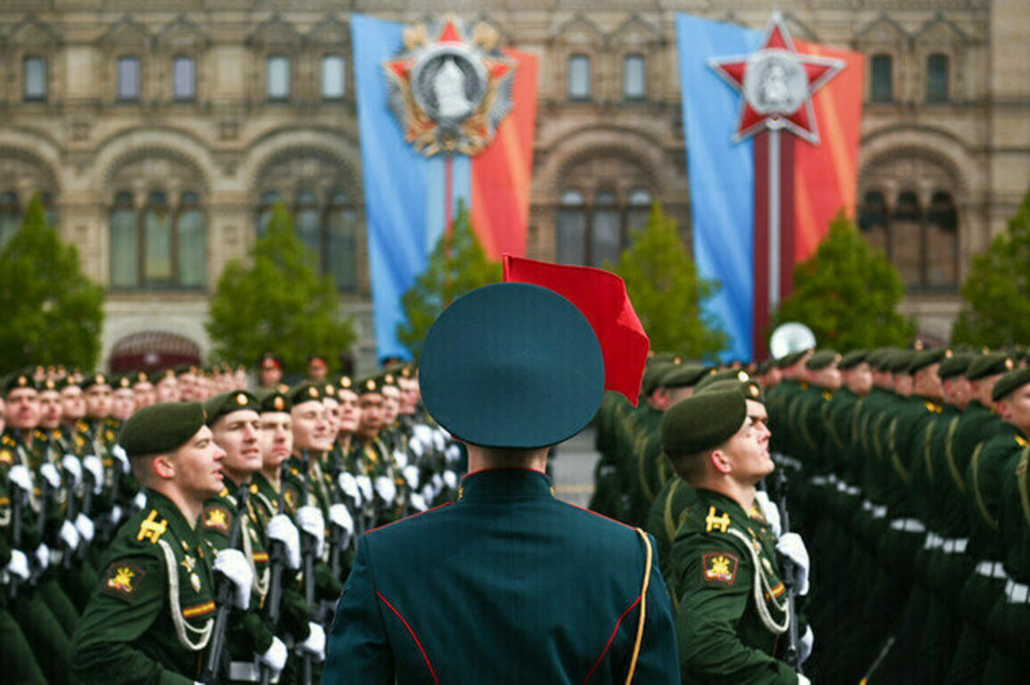 Russia could be pursuing Cold War containment  ex-UK navy commodore