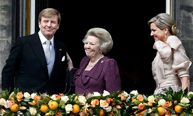 Dutch King Willem-Alexander succeeds mother Dutch King Willem-Alexander succeeds mother
