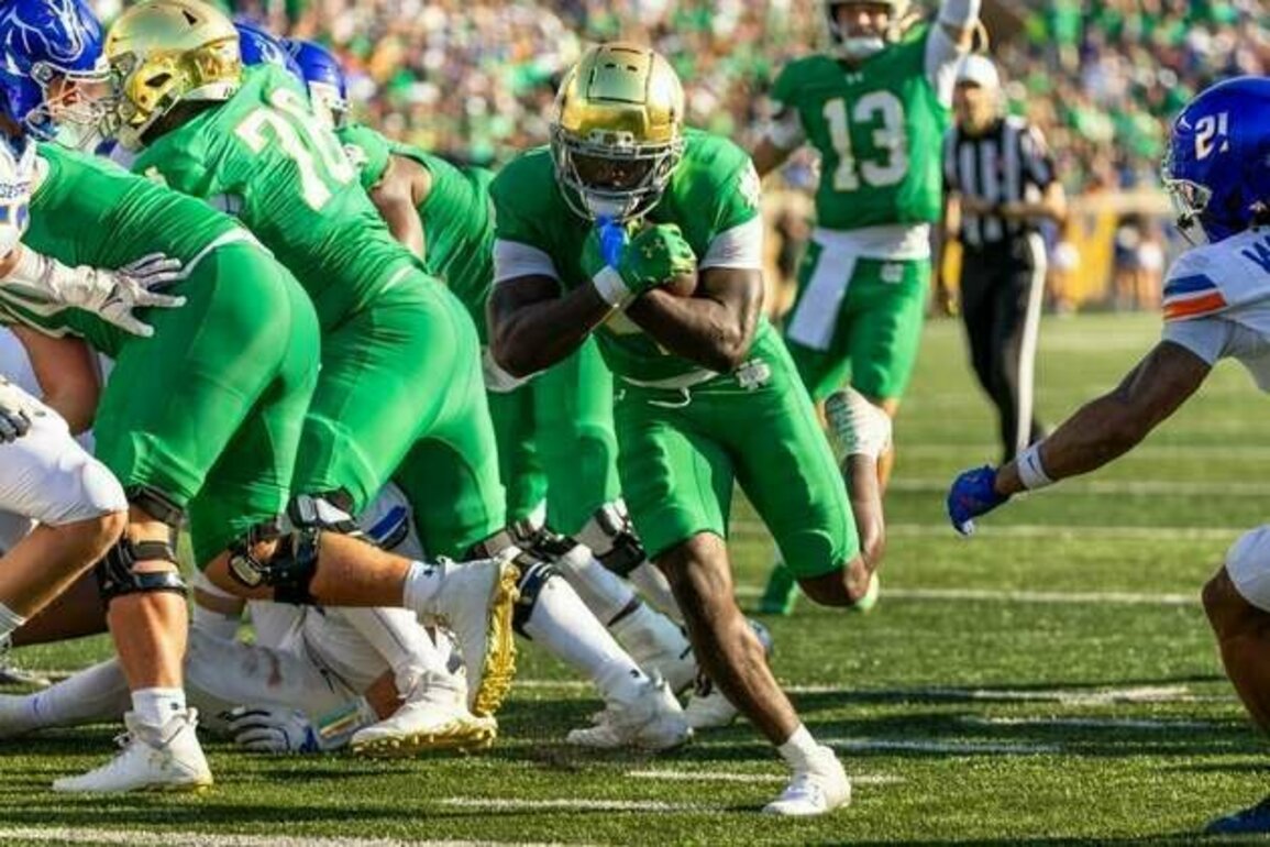 No. 22 Notre Dame uses ground game to grind away Boise State