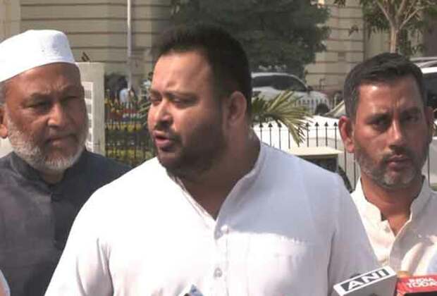 "Sab koi jae bhaad mein, apan kursi ke jugaad mein": Tejashwi Yadav takes dig at Nitish Kumar