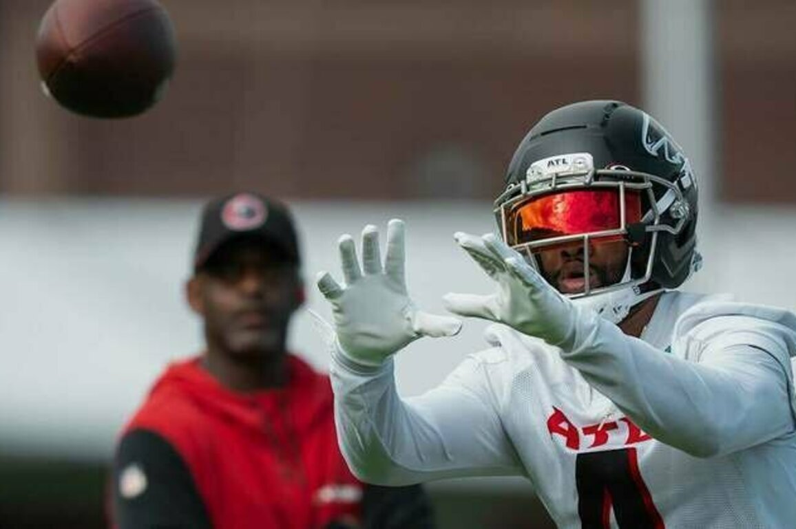 Without Darnell Mooney, who steps up for Falcons