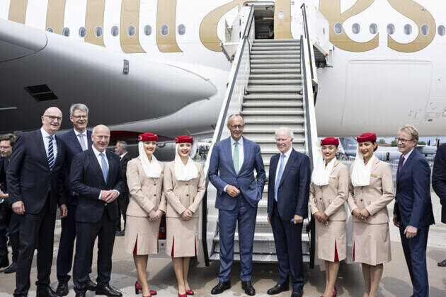 Emirates welcomes German Chancellor to its A380 at ILA Berlin