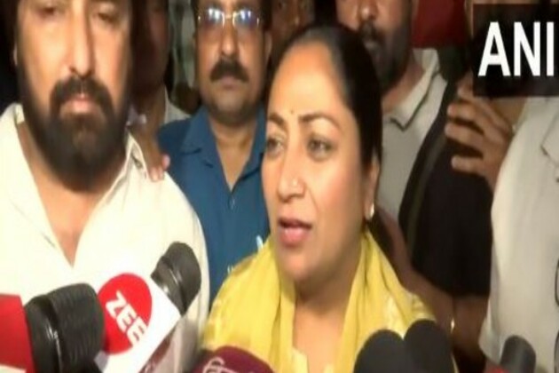 Delhi CM inspects road construction works in Samaypur Badli area