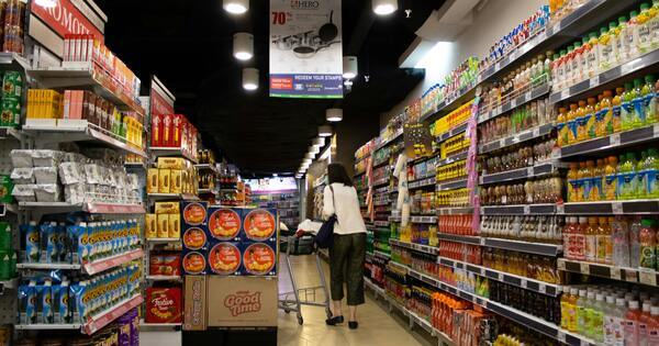 Consumer confidence weakens as inflation strains households