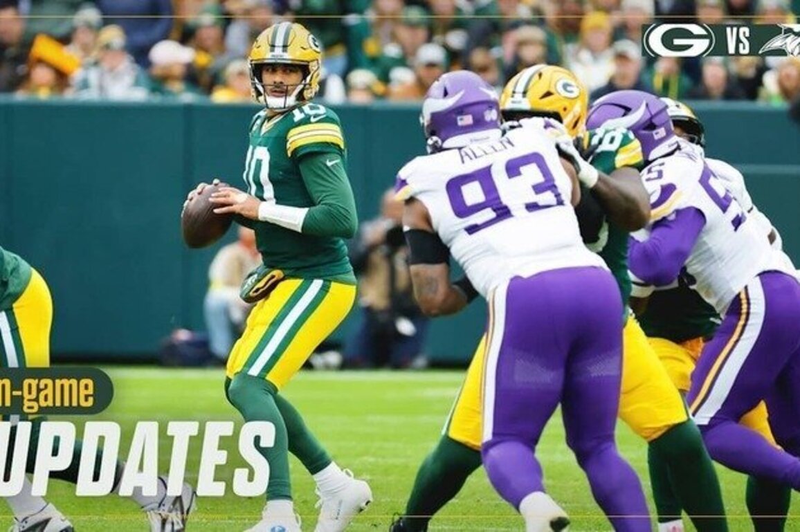 Packers lead Vikings 10-6 at halftime