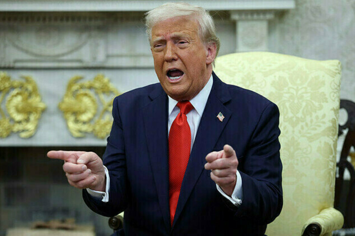 US threatens China with 245% tariff