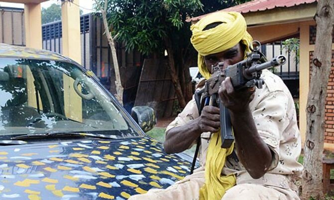 Thousands flee fresh fighting in Central African Republic Thousands flee fresh fighting in Central African Republic