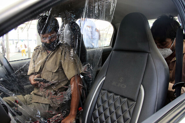 Grab to raise fuel "surcharge" to SGD 0.90 per trip amid global fuel volatility