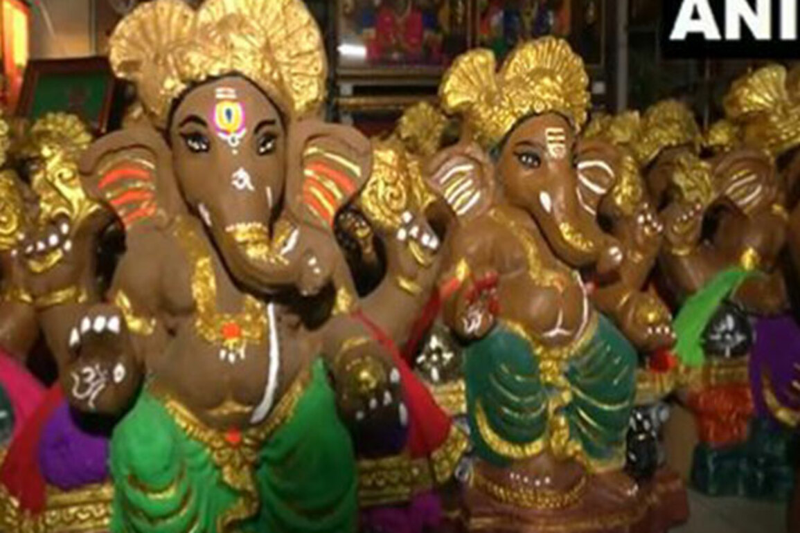 Immersion of large Ganesh idols to take place in sea; Maharashtra govt in Bombay HC