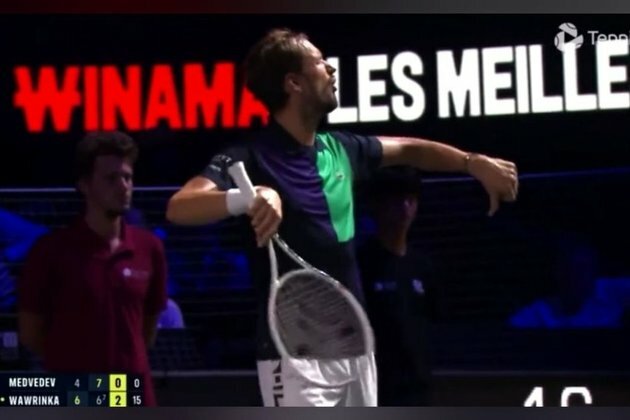 Medvedev clashes with fans in France