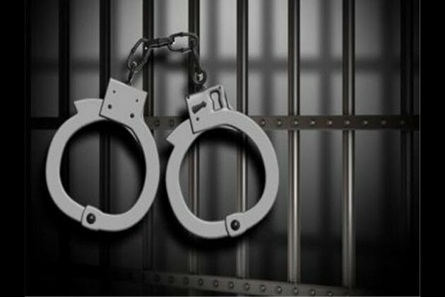 Delhi: Police nabs two for duping people, committing frauds