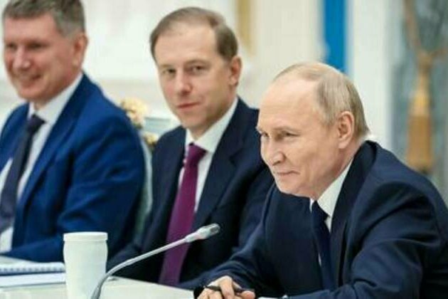 Putin hails Russia's economic growth