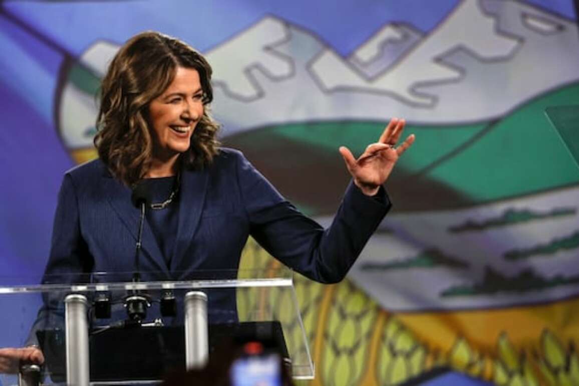 Poll suggests Alberta voters' honeymoon with Danielle Smith and UCP endures