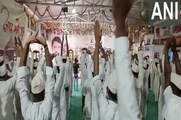 Inmates at Indore Central Jail perform yoga on 11th International Yoga Day
