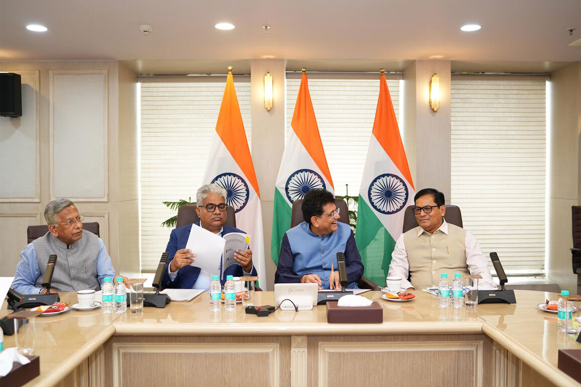 Union Ministers Piyush Goyal, Sarbananda Sonowal and Bhupender Yadav review progress of Vadhavan Port Project