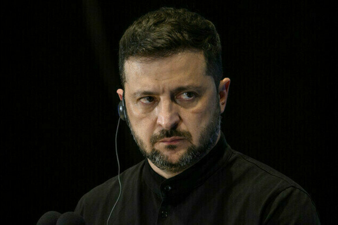 Zelensky becoming more authoritarian  FT