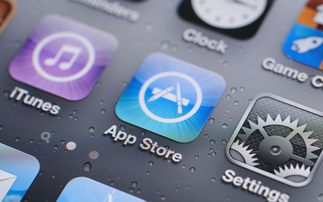  Apple submits to EU pressure on app downloads