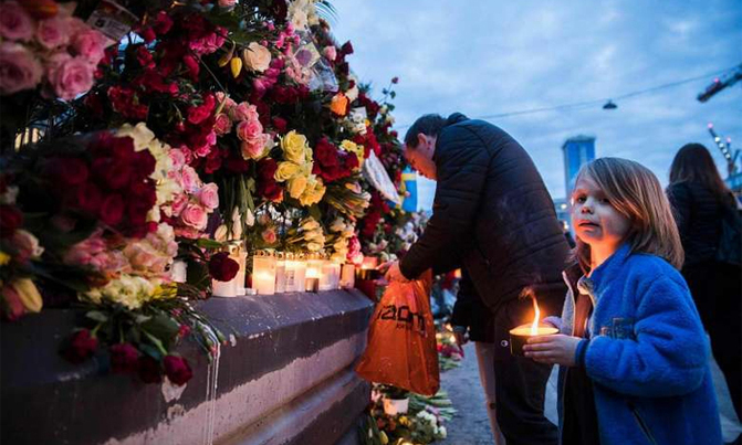 Swedes to hold peace vigil after truck attack, probe deepens Swedes to hold peace vigil after truck attack, probe deepens