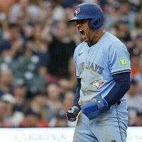 Blue Jays pour it on late to win third straight in Detroit