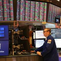 New York stocks dive on U.S. tariff policy