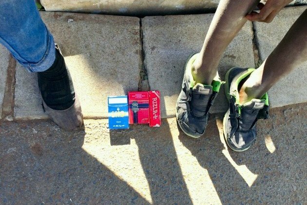 Lockdown: School children sell cigarettes to make ends meet