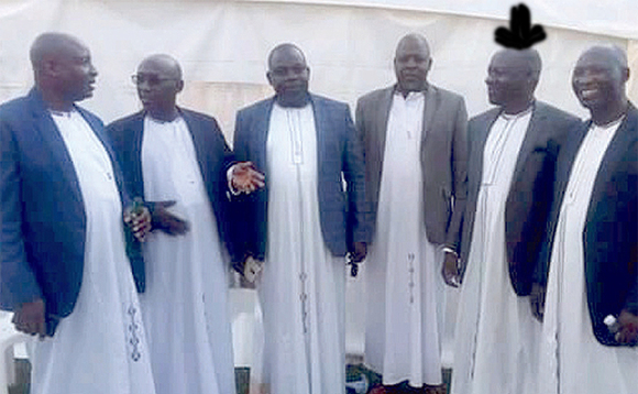 Dodoviko (aliko ssaako) ne banne ku mukolo ogumu. Dodoviko (aliko ssaako) ne banne ku mukolo ogumu.