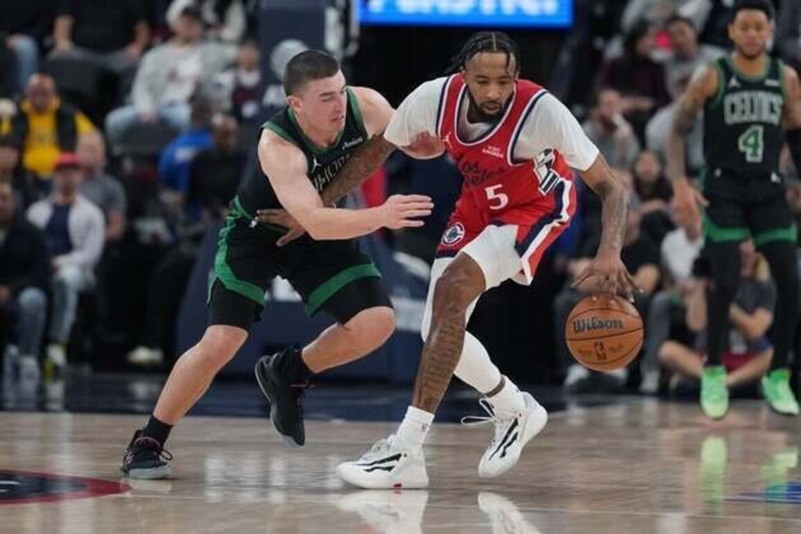 Report: Clippers' Derrick Jones Jr. out with another MCL sprain