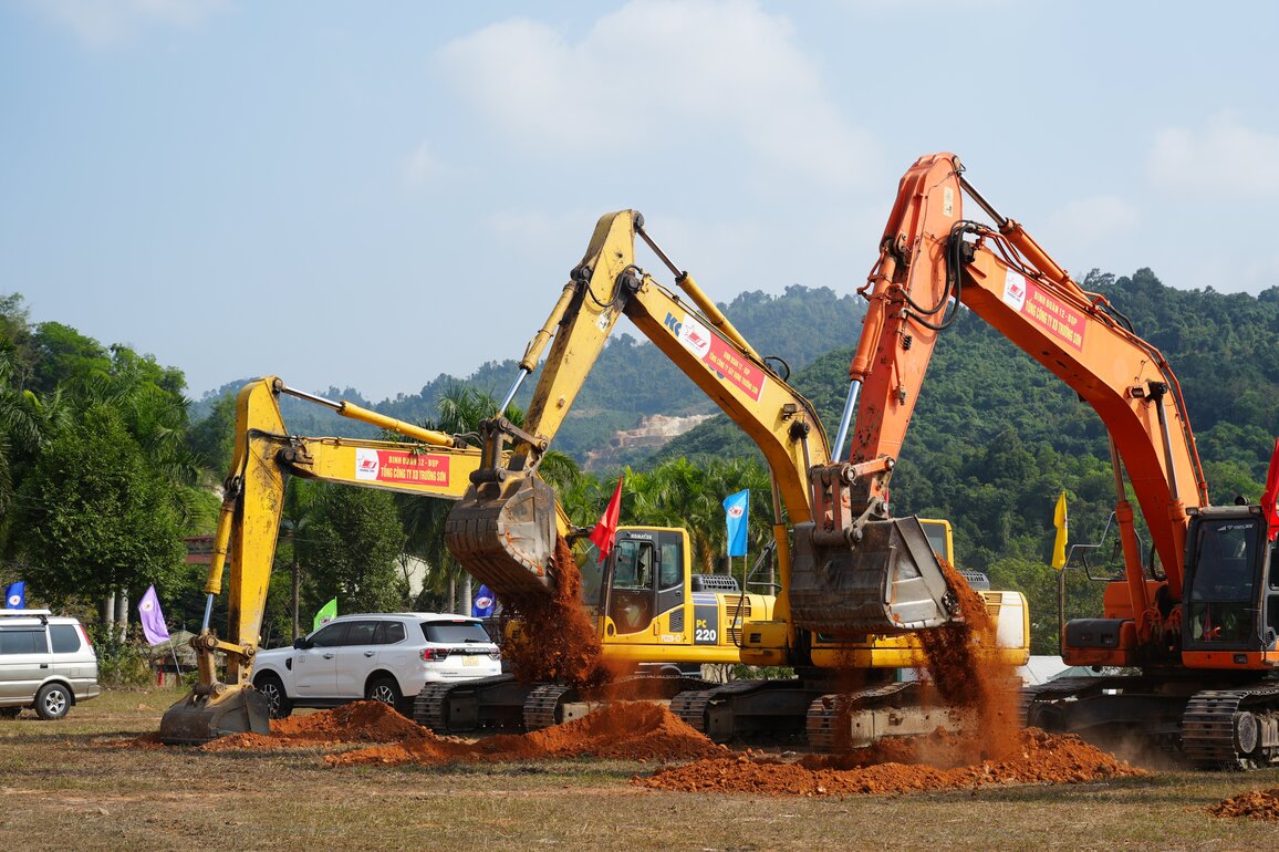 VIETNAM-LAO CAI-RAILWAY-CONSTRUCTION-LAUNCH