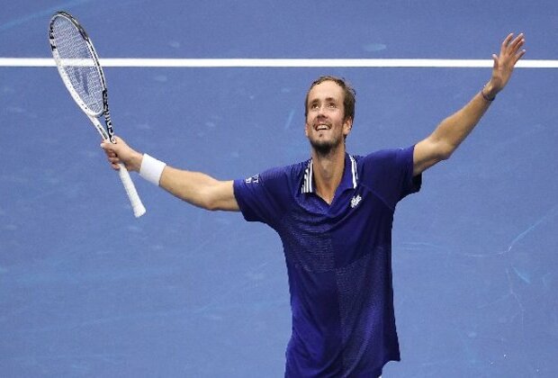 Daniil Medvedev wins first grand slam title