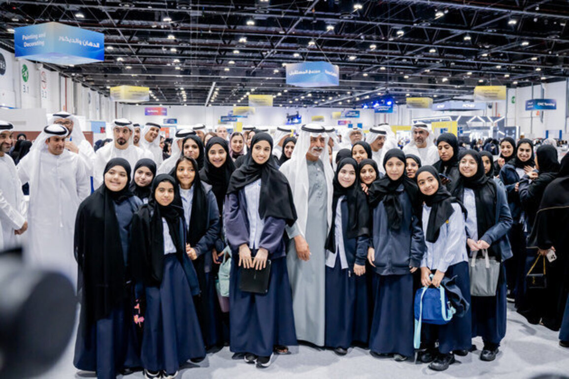 Nahyan bin Mubarak visits Emirates Skills National Competition 2026