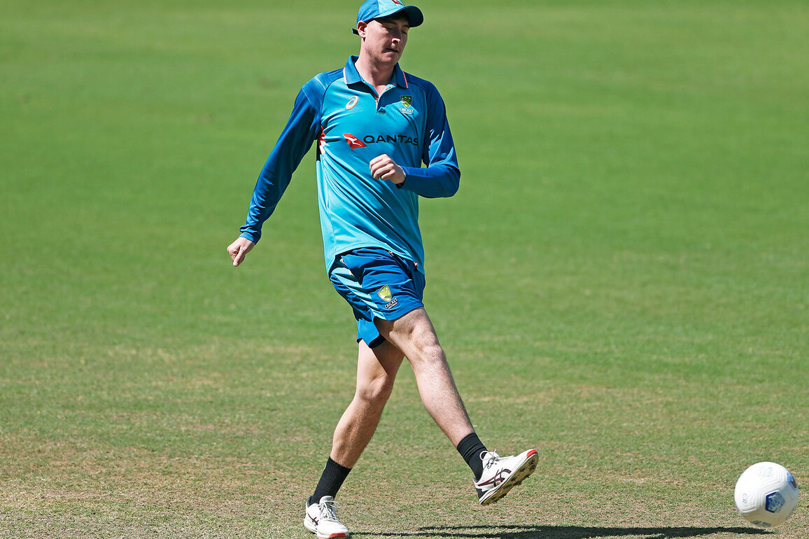 Renshaw aiming to draw inspiration from Khawaja's Test resurgance ahead of Ashes