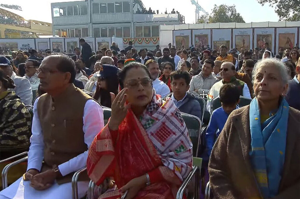 Lok Sabha LoP Rahul Gandhi attends President's At-Home reception, does not exchange greetings with PM Modi