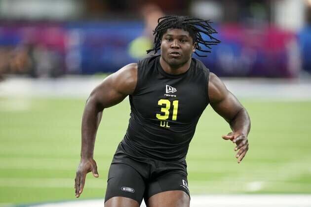 Who's No. 2? Books shifting from Arvell Reese to David Bailey for Jets