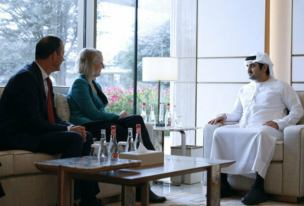 Maktoum bin Mohammed meets with UK's Economic Secretary to the Treasury