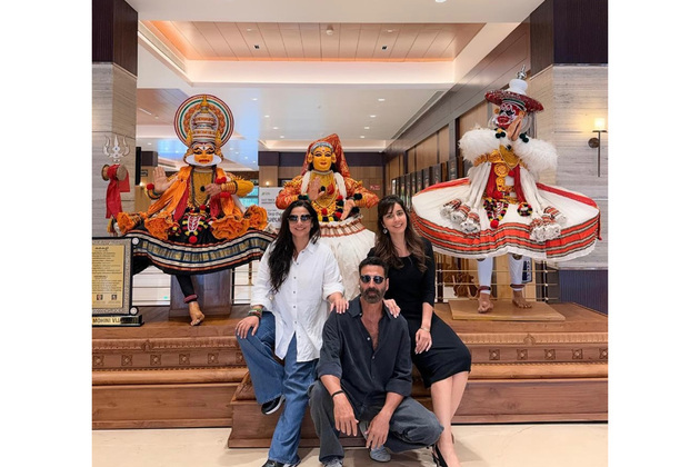 "This one's been special": Akshay Kumar wraps Keralam shoot with Vidya Balan, Raashii Khanna