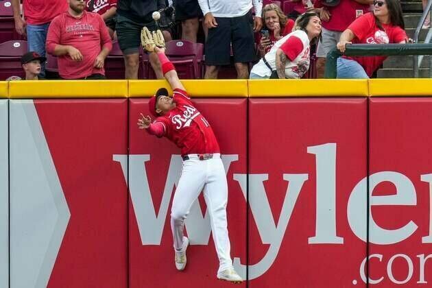 Reds' Zack Littell gets ball in critical game against Brewers
