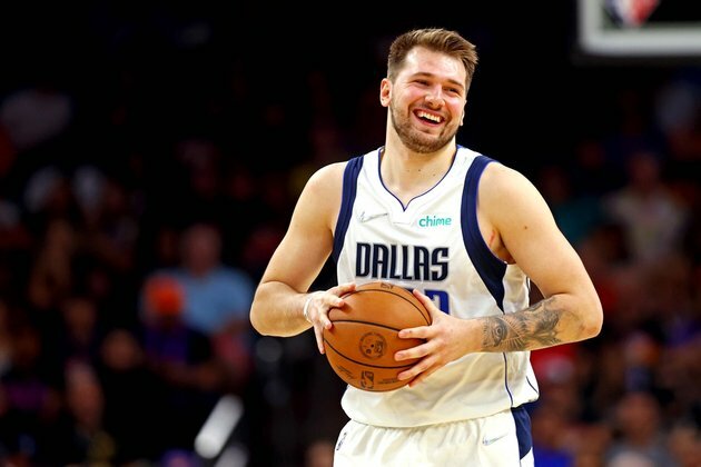 Mavericks throw NBA title odds into toss-up territory