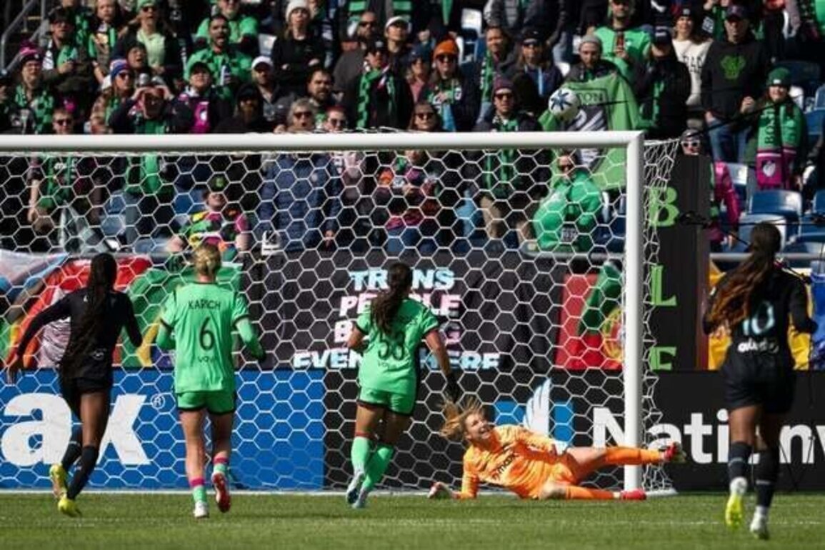 NWSL roundup: Boston sets attendance mark but loses in league debut