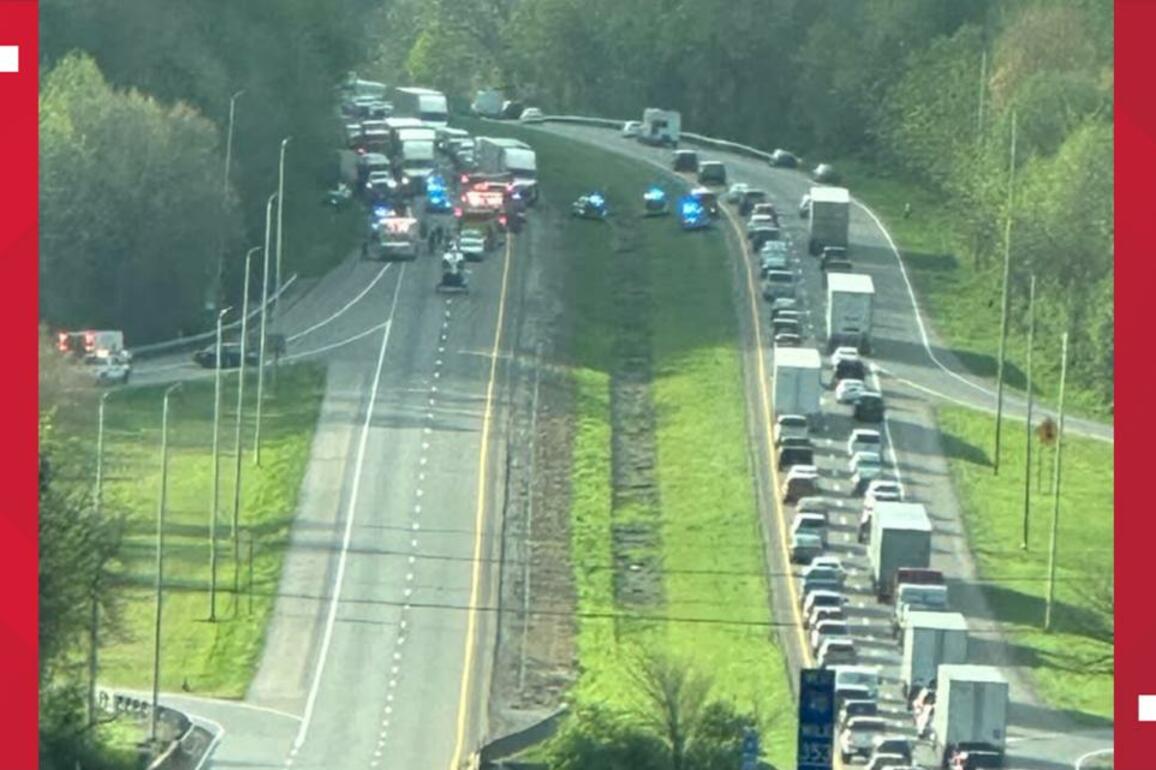 TDOT- I-40 in Roane County back open in both directions near Kingston after multi-vehicle crash