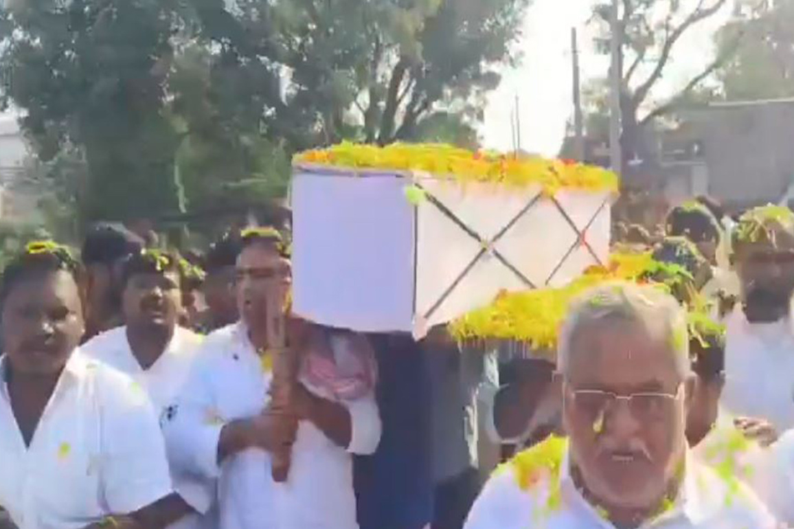 Andhra Pradesh: YSRCP leaders attend last rites of party activist Salman in Gurazala