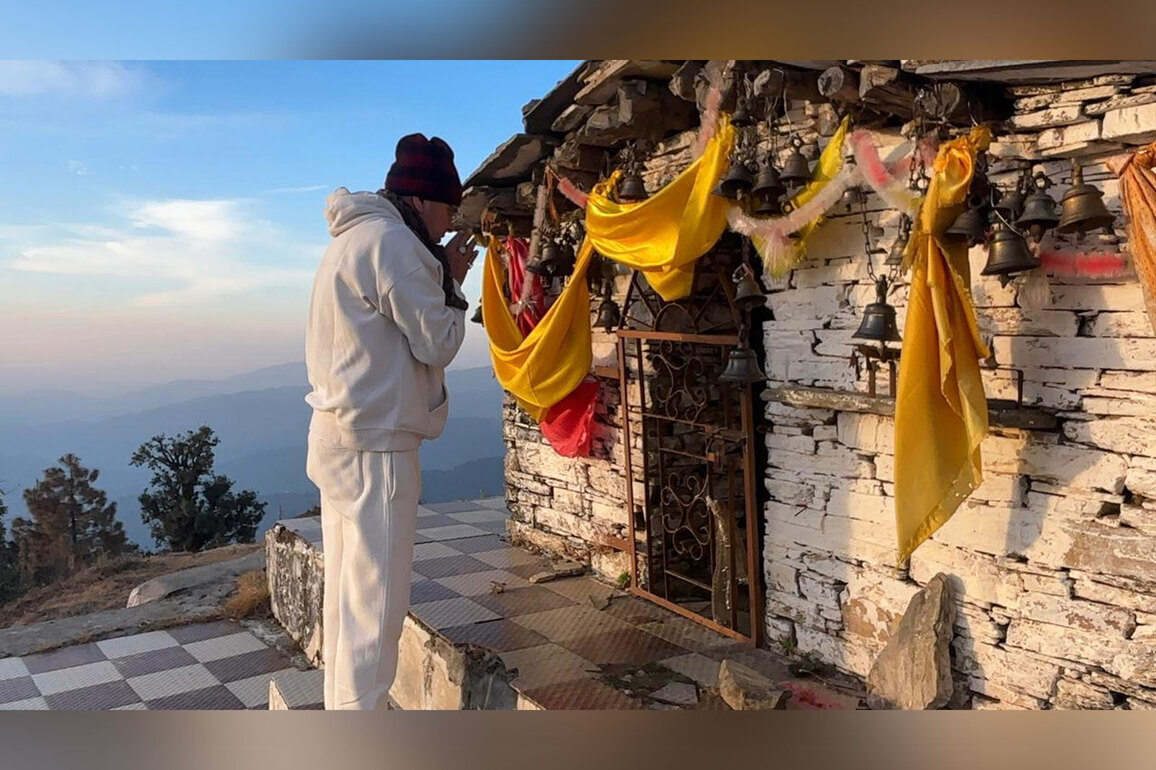Uttarakhand CM Dhami offers prayers at Bharadi Devi Temple in Gairsain