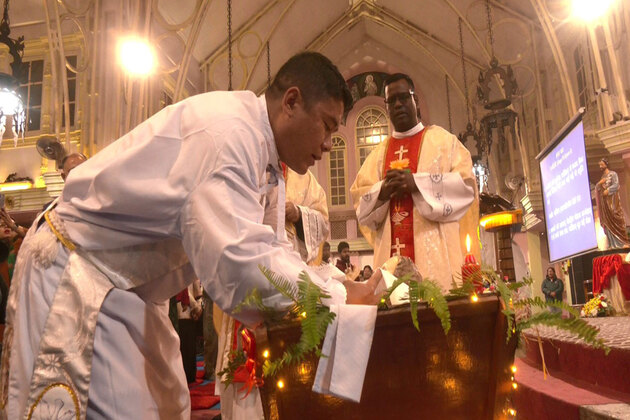 Prayers and Carols: Christians in Nepal mark the Christmas eve