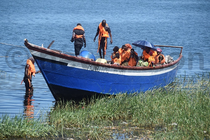 earch and rescue teams getting ready to resume their operation on uesday morning hoto by smael asooha