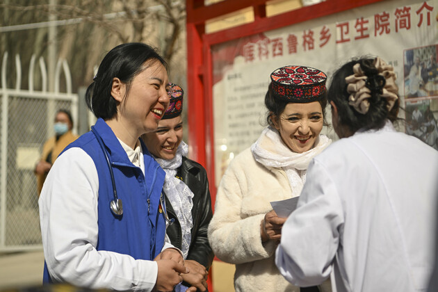 ChineseToday | Doctors from Shenzhen provide healthcare services to villagers on Pamir Plateau
