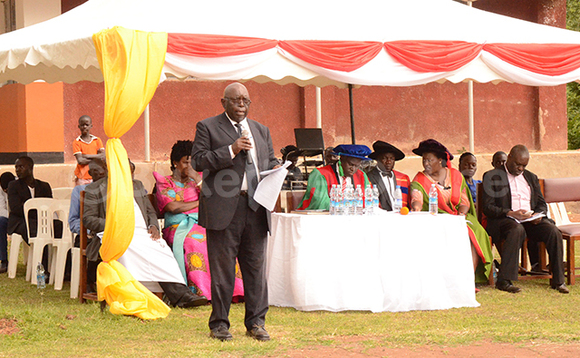 David Kyagambiddwa ng'asoma obubaka bwa Ssekiboobo David Kyagambiddwa ng'asoma obubaka bwa Ssekiboobo