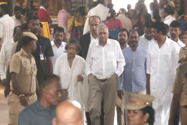 Former Sri Lankan President Ranil Wickremesinghe visits Meenakshi Amman Temple in Madurai