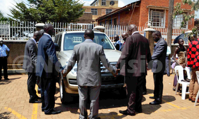 Museveni donates car to SDA archbishop Museveni donates car to SDA archbishop