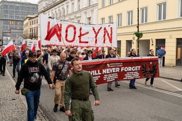 Poles dislike of Zelensky on the rise over Nazi scandal  poll