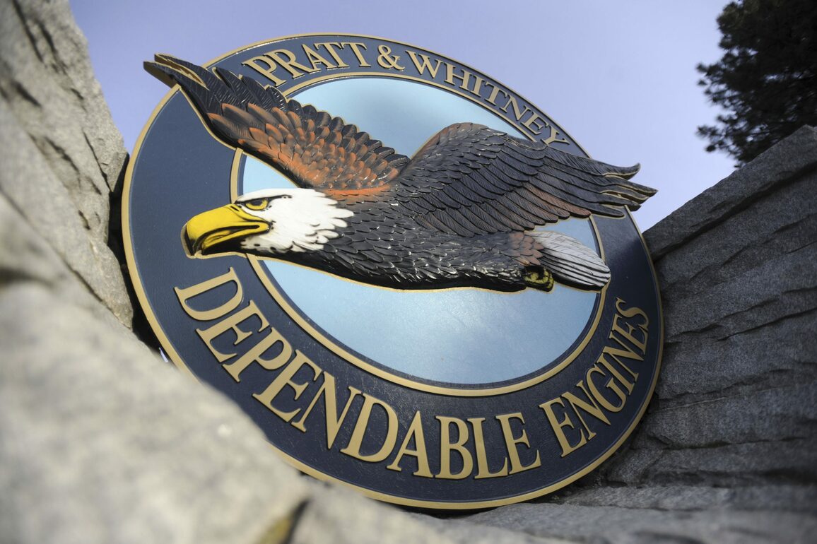 Pratt &amp; Whitney union strike- 3,000 machinists start picketing