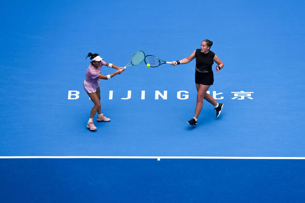 (SP)CHINA-BEIJING-TENNIS-CHINA OPEN-WOMEN'S DOUBLES-SEMIFINAL (CN)